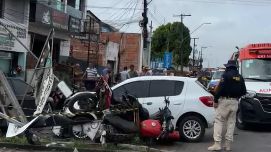Segundo a PRF, apenas o condutor do veículo causador do acidente ficou ferido - Foto: Reprodução