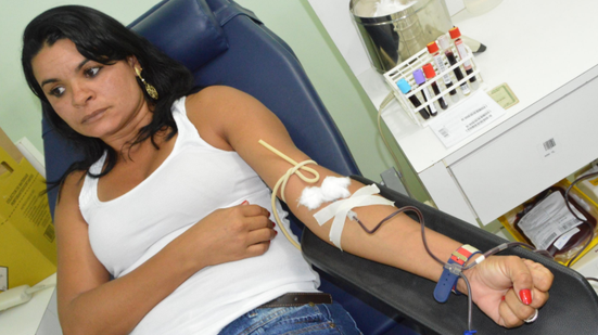 Para doar sangue, é necessário estar bem de saúde, ter no mínimo 16 anos e peso igual ou superior a 50 quilos - Foto: Ascom Sesau