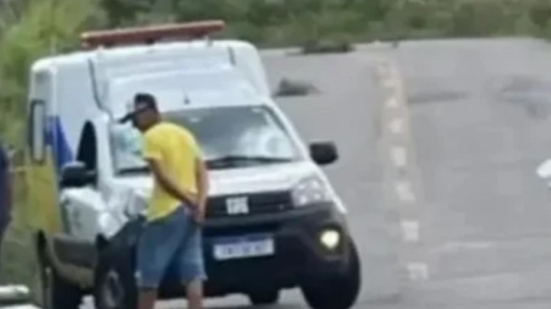 Ataque aconteceu enquanto as vítimas circulavam de motocicleta - Foto: Reprodução