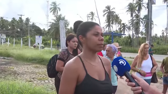 Protesto por desaparecido em Ipioca foi suspenso após intervenção da PM - Foto: Reprodução/TV Pajuçara