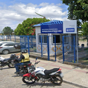 Adolescente recebeu encomenda na entrada da unidade escolar e levantou suspeitas após esconder pacote dentro da roupa. - Foto: Reprodução