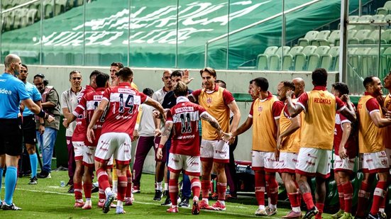 Série B: veja a classificação após os jogos do fim de semana