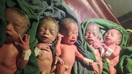 Naif, Ammar, Munzir, Nazira e Ansar, os "cinco bebês milagrosos" - Foto: Hospital Especializado Hiwot Fana