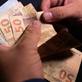 Brasileiros sacaram em abril R$ 482,8 milhões esquecidos em bancos