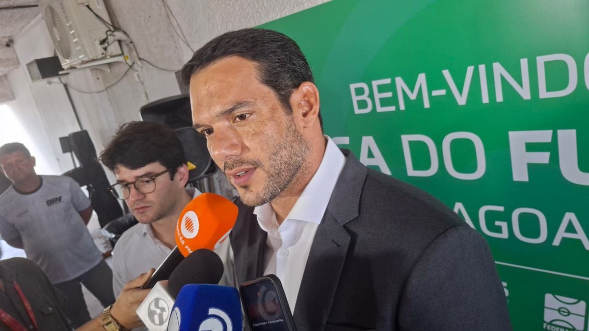 \u0022Isso cabe a comissão técnica, ela que acompanha mais próximo\u0022, diz presidente da CBF sobre lesão de Neymar