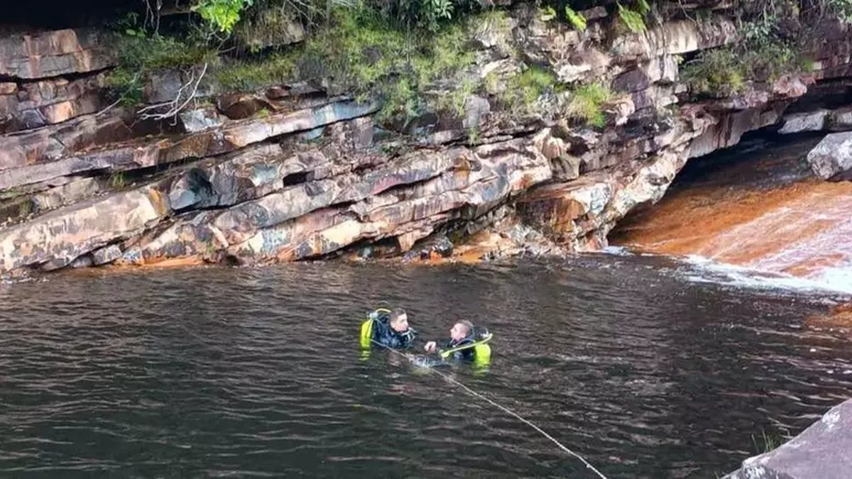 Homem morre afogado após salvar esposa em cachoeira