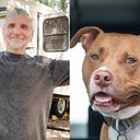Imagem Idoso com deficiência deixa carta na entrada de quartel para salvar cachorro: "Ajudem meu bebê"
