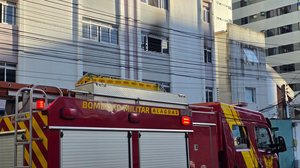 Incêndio atinge apartamento e mobiliza Corpo de Bombeiros na Ponta Verde - Marcos Damacena / Cortesia ao TNH1