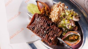 Imagem Mil folhas de língua, linguiça de peixe e muito sabor no novo restaurante Maravela