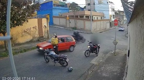 Motorista leva soco durante briga no trânsito, bate carro e morre em BH - Reprodução / Record Minas