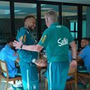 Neymar abraça Carlo Ancelotti na apresentação à Seleção na Granja Comary - Reprodução / CBF TV