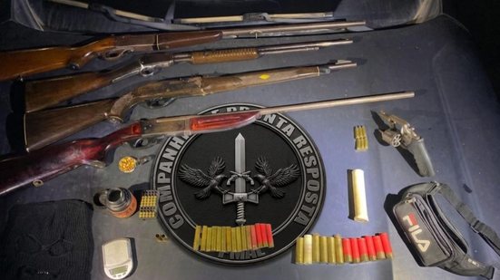 Operação RENOE: homem é preso com revólver e arsenal de espingardas em Japaratinga - Ascom PMAL