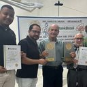 Professor Alfio Campelo (centro) bateu recorde