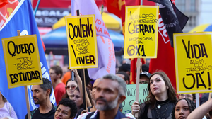 A redução para as 40 horas está prevista para ocorrer 14 meses após a publicação do texto no Diário Oficial. - Foto: Agência Brasil