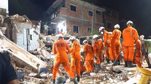 Salvador: sobe para três o número de mortos em desabamento de edifício - Divulgação / Corpo de Bombeiros