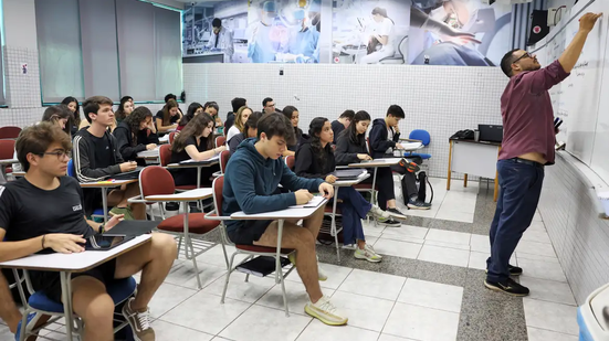 Pode participar o estudante com contrato firmado até 2017 e que estava em fase de amortização - Foto: Agência Brasil