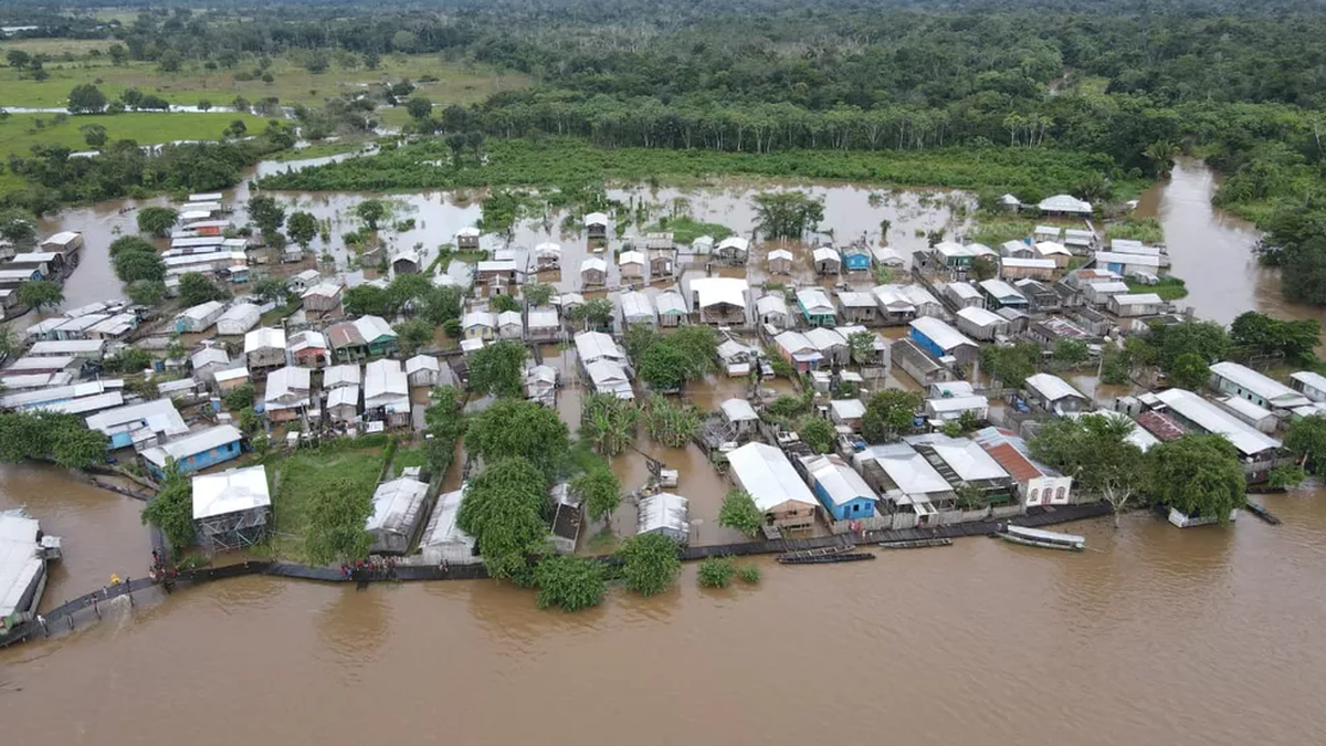 Nove presos fogem de delegacia no interior do Amazonas\u003B um foi recapturado