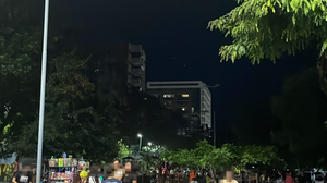 Parte da Praça Vera Arruda ficou parcialmente às escuras após furto de cabeamentos. - Foto: Ascom Ilumina