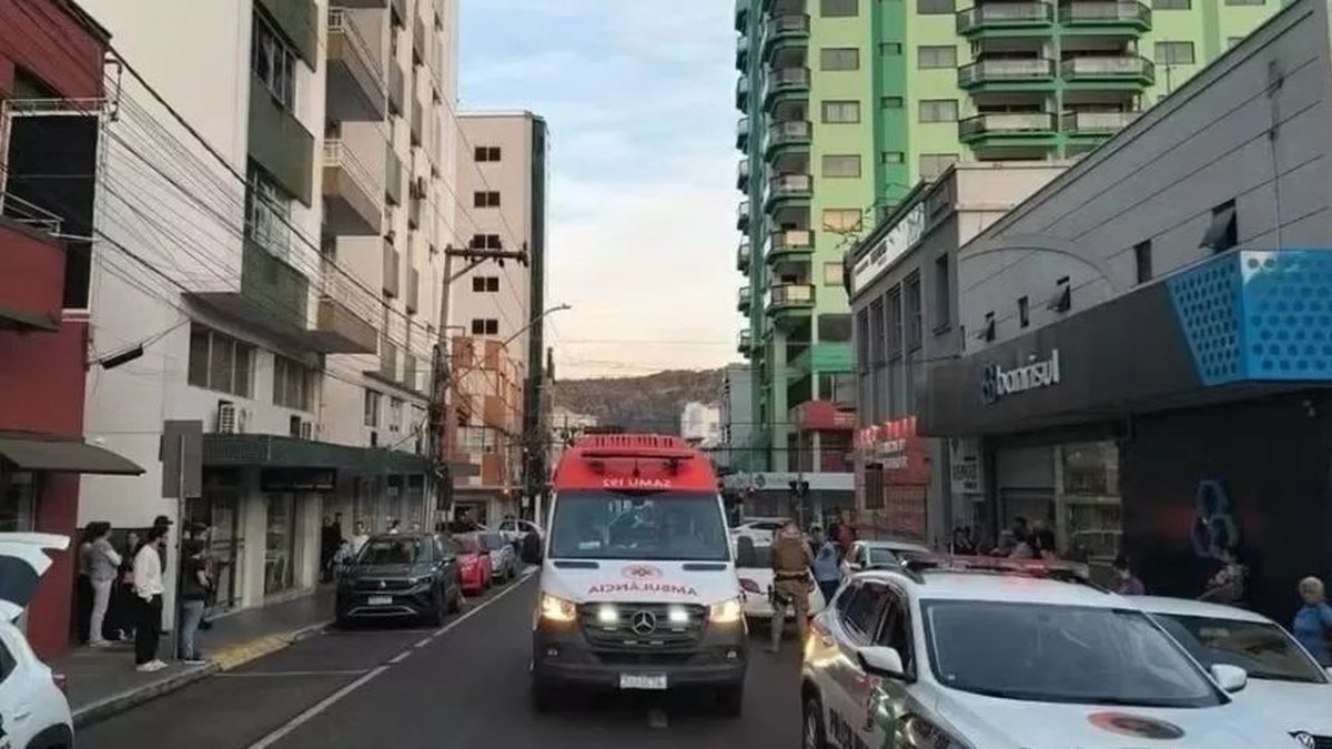 Mulher grávida é presa por atropelar a sogra após saída de delegacia