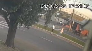 Amigas param em ciclofaixa para tirar fotos e são investigadas por homicídio culposo após morte de ciclista - Reprodução
