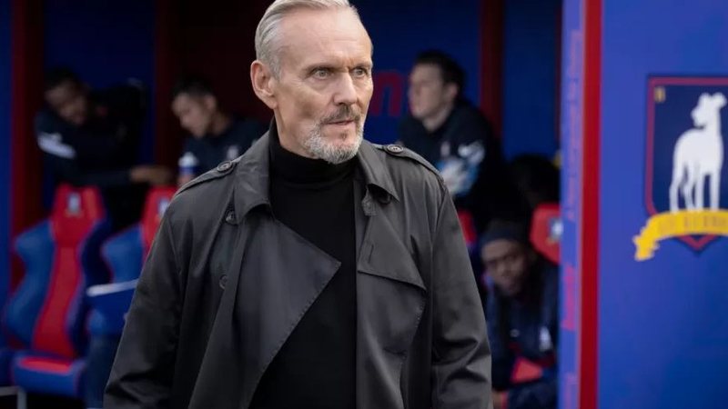 Ator Anthony Head interpretou o personagem Rupert Mannion na série Ted LassoDivulgação / Apple TV
