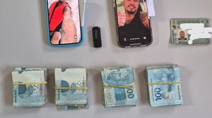 Imagem Polícia apreende iPhones, anéis de ouro e R$ 20 mil no momento da prisão do influenciador PTK