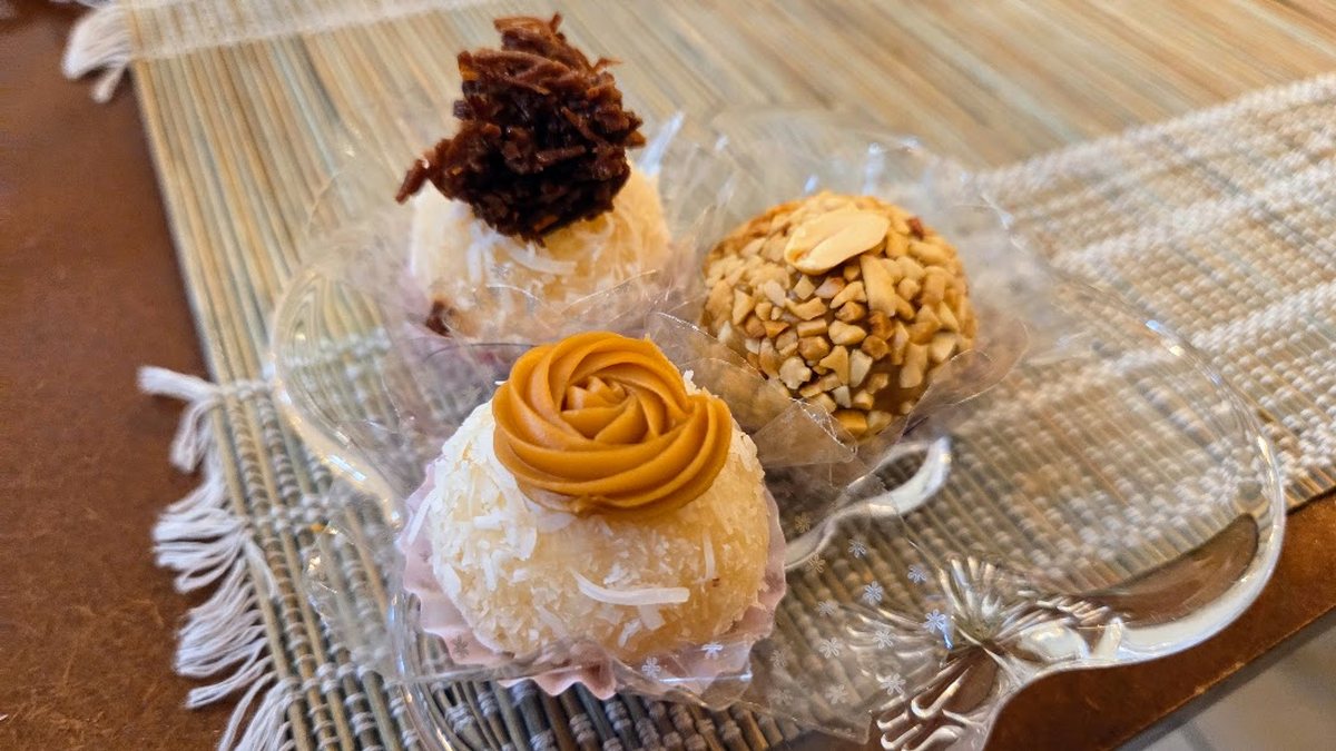 Brigadeiros de tapioca, quebra\u002Dqueixo e amendoim continuam em cartaz na Borbô
