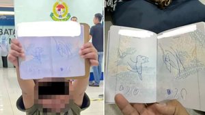 Criança desenha em passaporte da mãe - Reprodução / Redes sociais