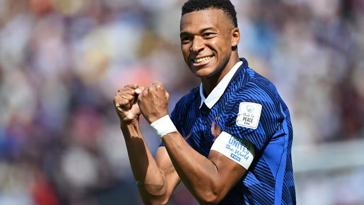Mbappé marca dois e França vence Senegal por 3 a 1 na estreia da Copa do Mundo