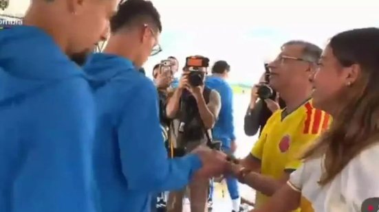 James Rodríguez vira centro de polêmica após ignorar filha de presidente da Colômbia