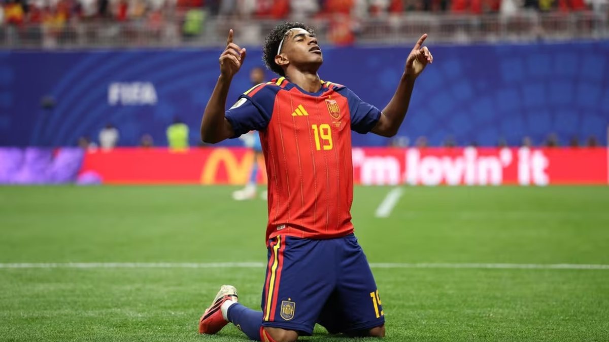 Espanha atropela a Arábia Saudita e se recupera após empate na estreia da Copa
