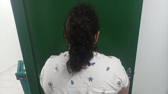 Mulher de 37 anos é presa após fingir ter 12 e enganar família em SC - Divulgação / PCSC