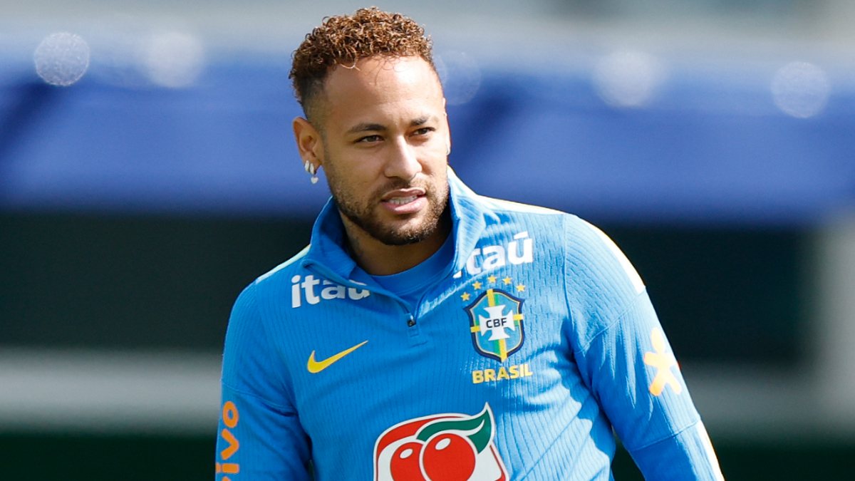 Neymar faz exames para saber se poderá jogar na estreia do Brasil na Copa