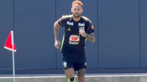 Neymar treina no campo pela primeira vez com a seleção nos EUA - Reprodução / CBF TV