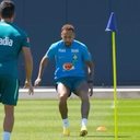 Neymar tem treinado com o grupo e deve estrear contra Escócia - Reprodução / CBF TV
