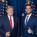 O presidente dos Estados Unidos, Donald Trump, e seu indicado para a Embaixada dos EUA no Brasil, Daniel Perez - Reprodução / Redes sociais