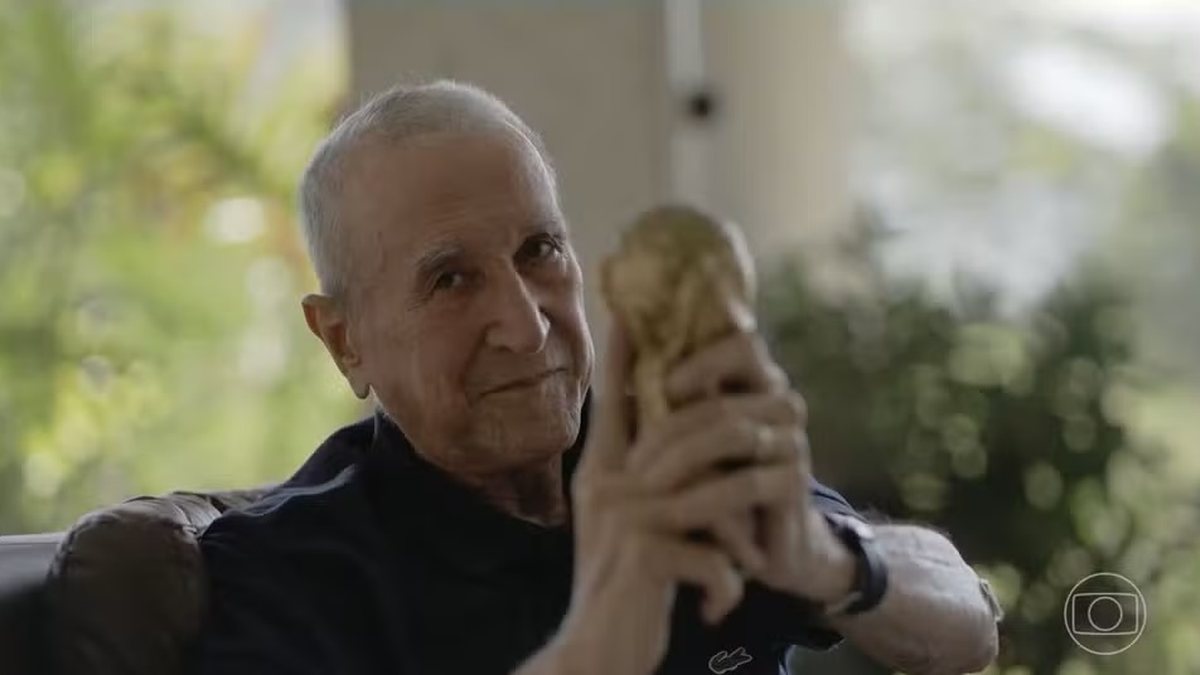 Carlos Alberto Parreira é internado no hospital Samaritano, no Rio