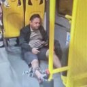Imagem Passageiro de ônibus é baleado em meio a conflito entre policiais e Comando Vermelho no Rio