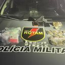 Polícia Militar apreende drogas e captura foragido da Justiça em Maceió - Foto: PM