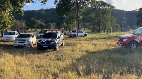 Bebê desaparece em fazenda de Goiás, e buscas são feitas na mata e no rio - Reprodução / TV Anhanguera