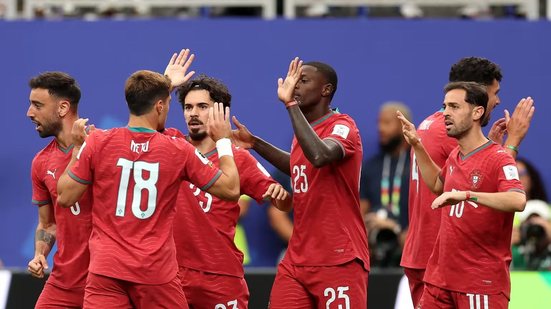 Jogadores portugueses foram a campo com uma fita especial no pulso contendo os nomes de todos os convocados e o de JotaFIFA