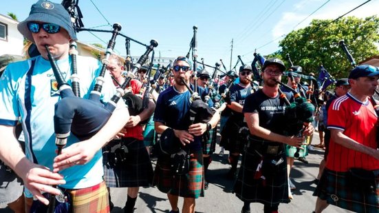 Conheça a Tartan Army, fanática torcida da Escócia que viralizou na Copa
