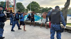 Equipes localizaram os suspeitos, realizaram a abordagem e constataram a prática criminosa, efetuando a prisão dos envolvidos. - Foto: Erika Santana/Ascom Semsc