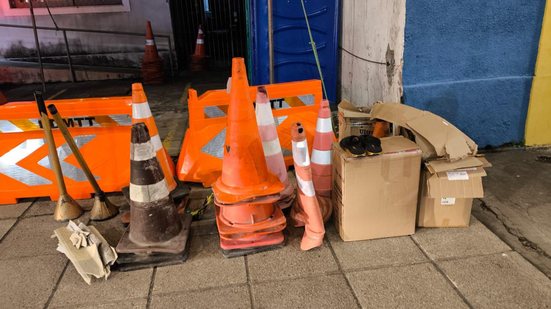Materiais utilizados de forma irregular foram recolhidos pelos órgãos municipais. - Foto: Ascom Semsc