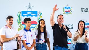 Imagem Governo de Alagoas entrega 33ª Escola do Coração em Coité do Nóia