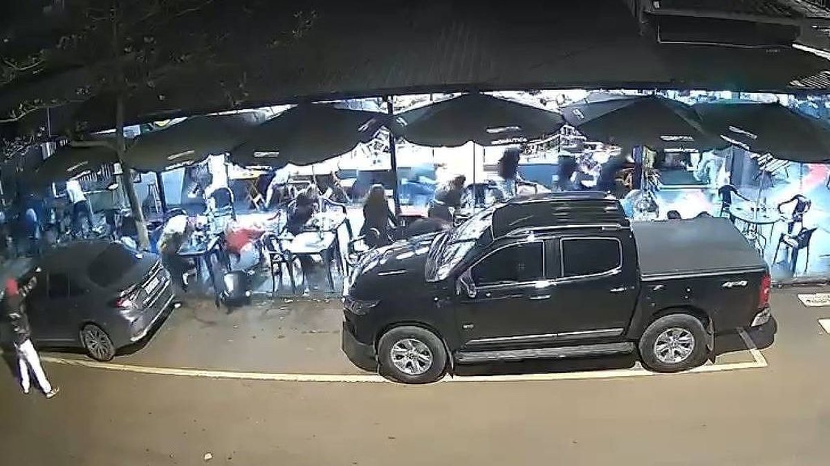 Adolescente suspeito de ataque a tiros no Paraná se apresenta à polícia e é apreendido
