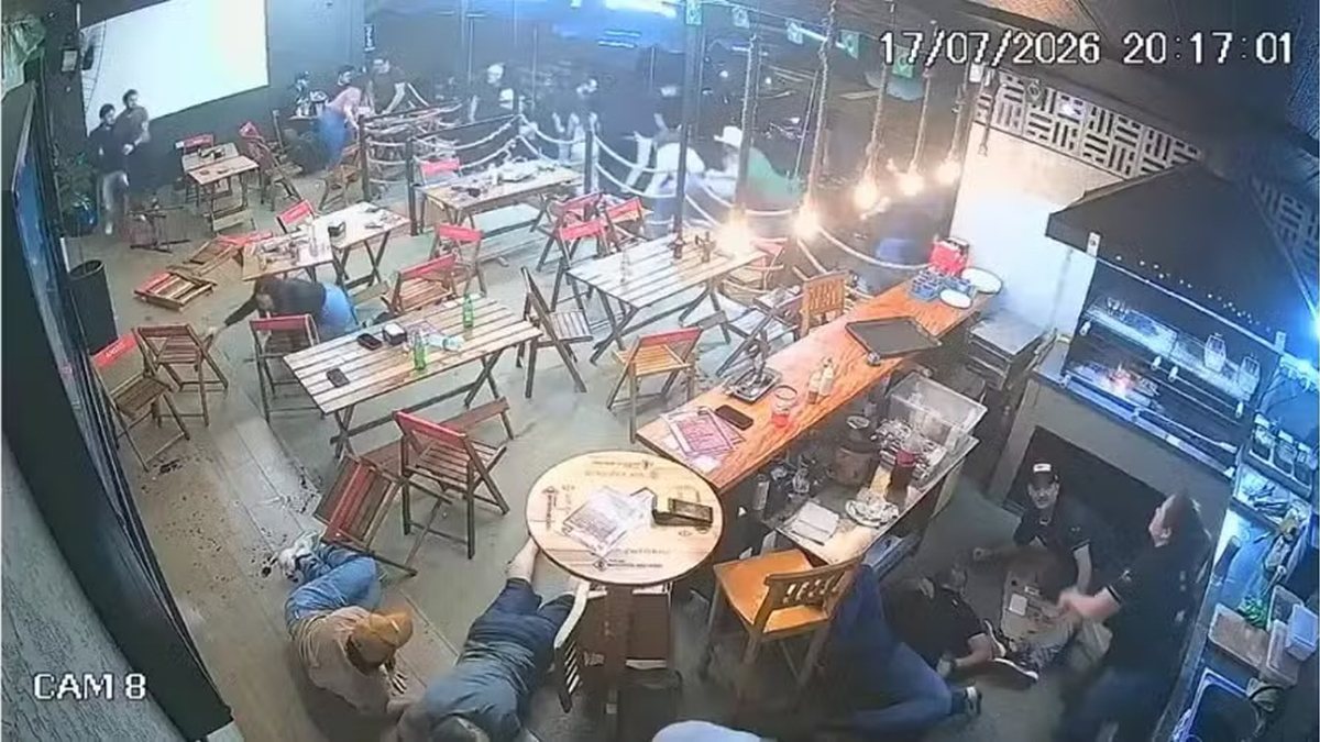 Atentado a tiros em conveniência deixa três mortos e dois feridos no Paraná