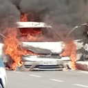 Carro pega fogo e é destruído em Arapiraca - Foto: Reprodução