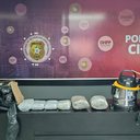 Imagem Polícia intercepta 5 kg de maconha que seriam entregues em endereço de Marechal Deodoro