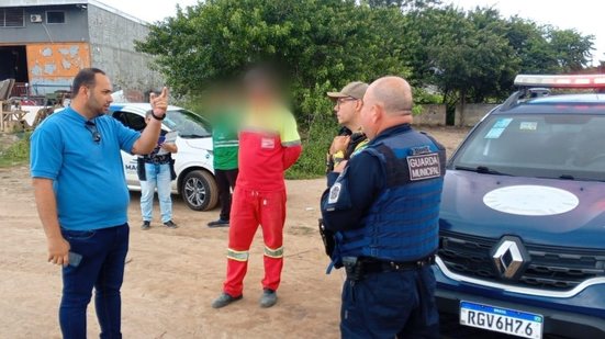 Imagem Agentes flagram descarte irregular de lixo em área verde em Santa Lúcia